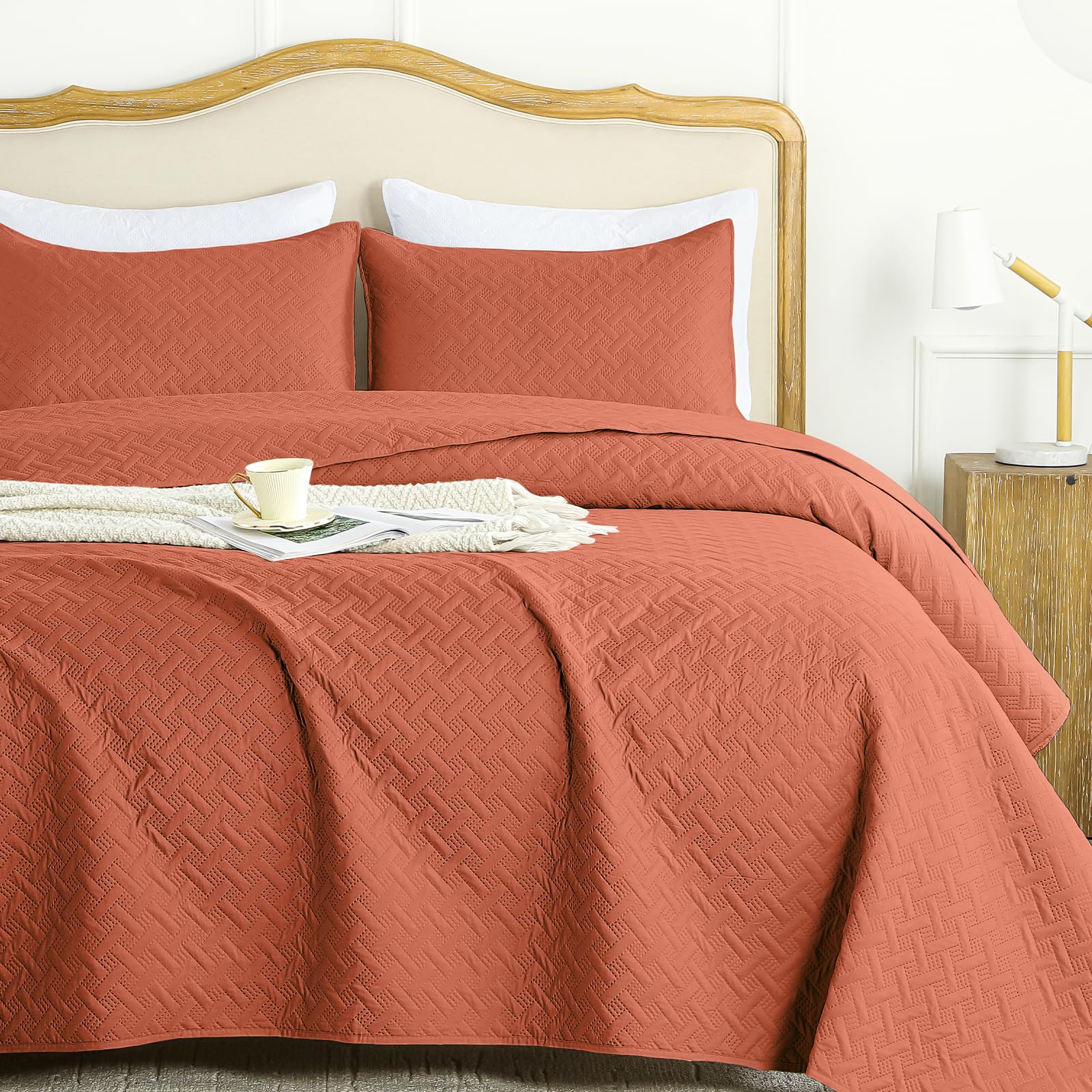 Flymme King Size Quilt Bedding Set Burnt Orange Lightweight Bedspreads Set,Modern Style Geometric Weave Stripe Pattern,Soft Micr